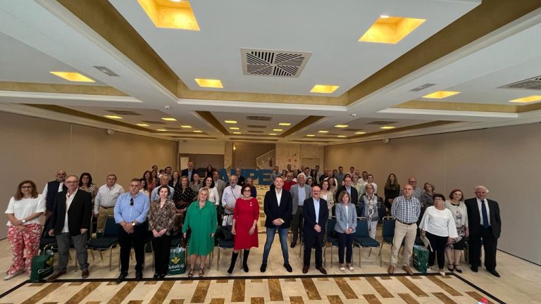 ANPE Toledo rinde homenaje a los docentes jubilados y entrega los premios a la labor periodística educativa y al mérito docente