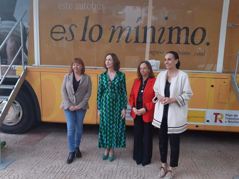 El autobús del Ingreso Mínimo Vital atiende en sus diez primeros días a 670 personas