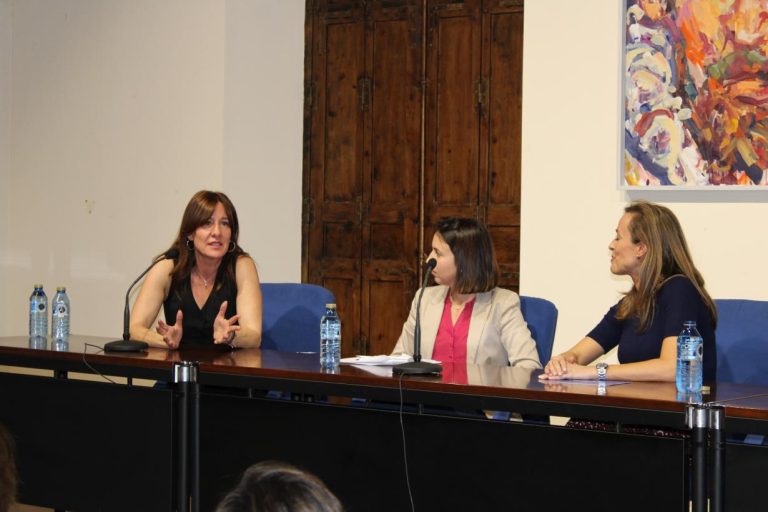 El Gobierno regional defiende que las cuotas han sido palanca para la incorporación de las mujeres a la política, pero advierte que “queda mucho por hacer”