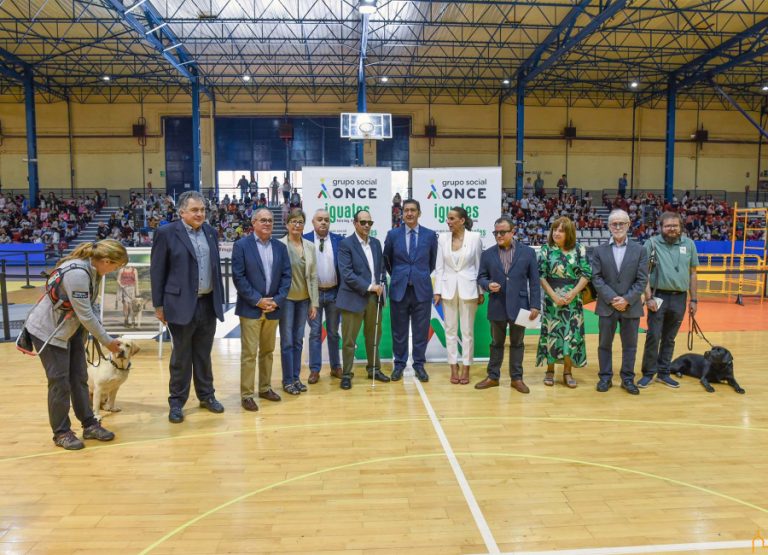 El presidente de la Diputación destaca la importancia de practicar la igualdad con quienes tienen algún tipo de discapacidad