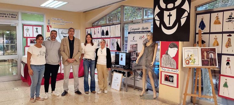 El Gobierno regional retoma el proyecto “Delegación abierta” con una exposición de dibujos inspirados en la obra del diseñador Manuel Piña