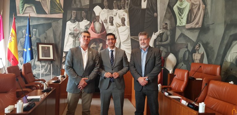 La Diputación se suma con una declaración institucional al Proyecto «Espacio sin Humo» de la Asociación Española contra el Cáncer