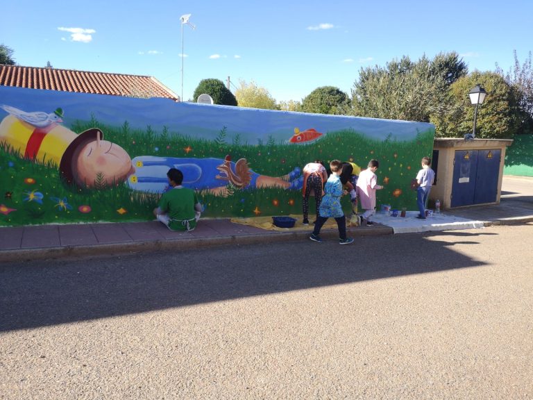 Un mural de Pinocho para ‘Un pueblo de cuento’