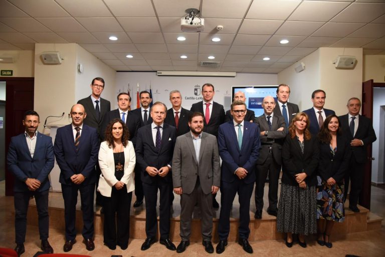 El Gobierno regional y entidades financieras de Castilla-La Mancha firman un convenio para facilitar financiación de las ayudas a la rehabilitación de vivienda