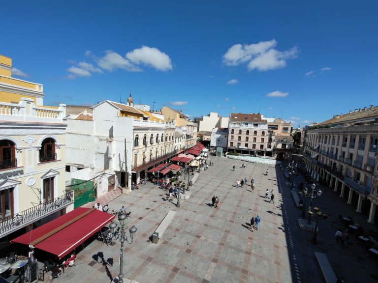 Propuesta de reurbanización de la Plaza Mayor de Ciudad Real: Más allá de unos simples toldos para la sostenibilidad del corazón de la ciudad