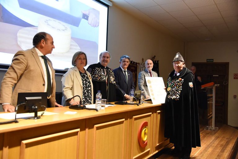 El Gobierno regional ensalza el queso manchego que ha alcanzado 17,1 millones de kilos comercializados este año, la cifra más alta de la historia