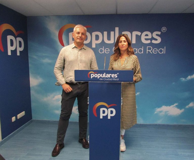 Rosa Romero: «Los PGE de Sánchez son los presupuestos de Alicia en el País de las Maravillas, irreales»