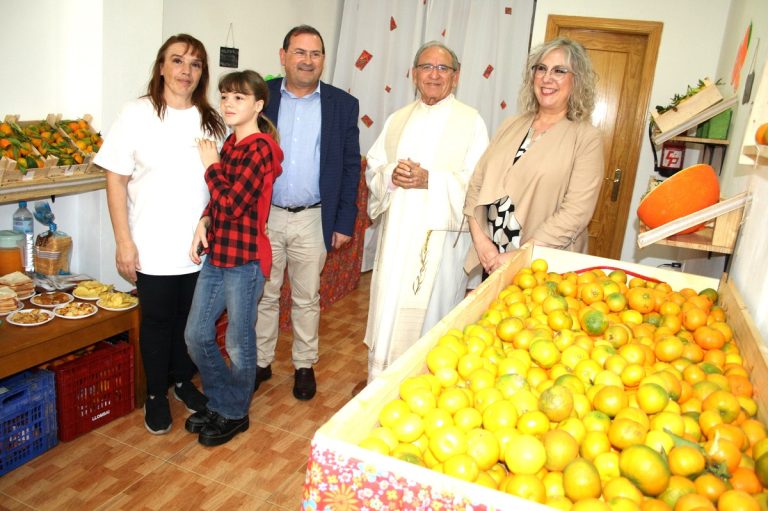 Puertollano: Vivian María Rodrigo Sánchez cumple su sueño y emprende su propio negocio de venta de naranjas y mandarinas