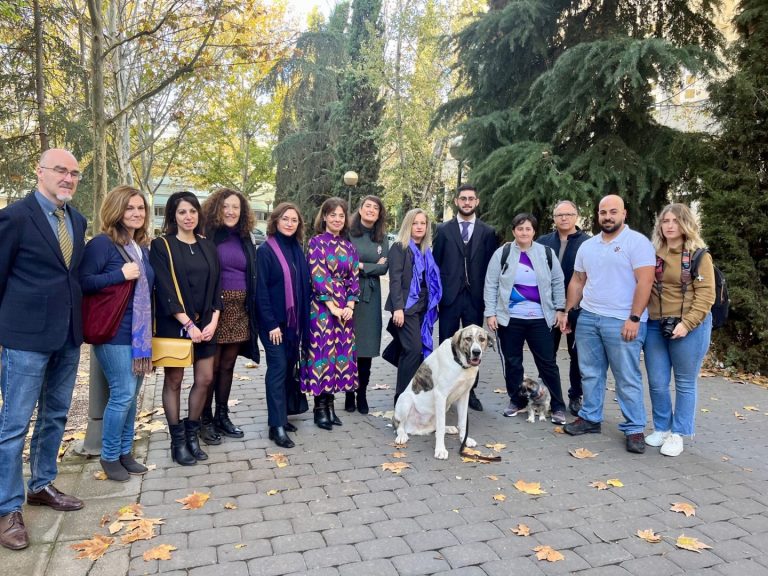 La Facultad de Letras de la UCLM se suma al Día Internacional contra la violencia de género