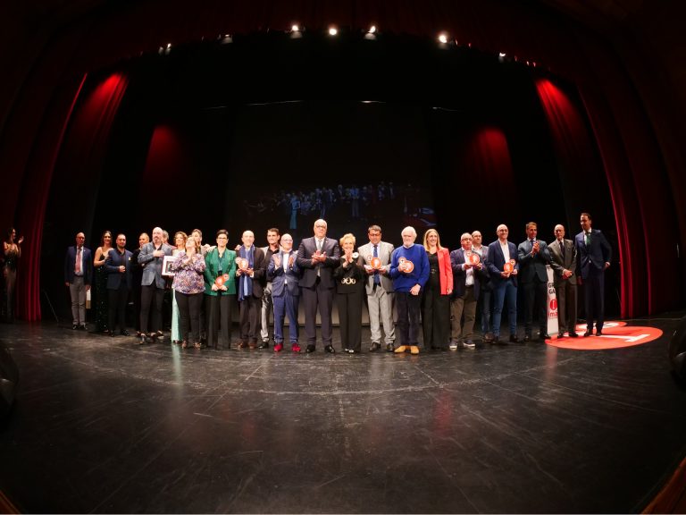 La rumba de Raya Real puso el perfecto colofón a la XIX Gran Gala de los Premios Nacionales de Imás TV