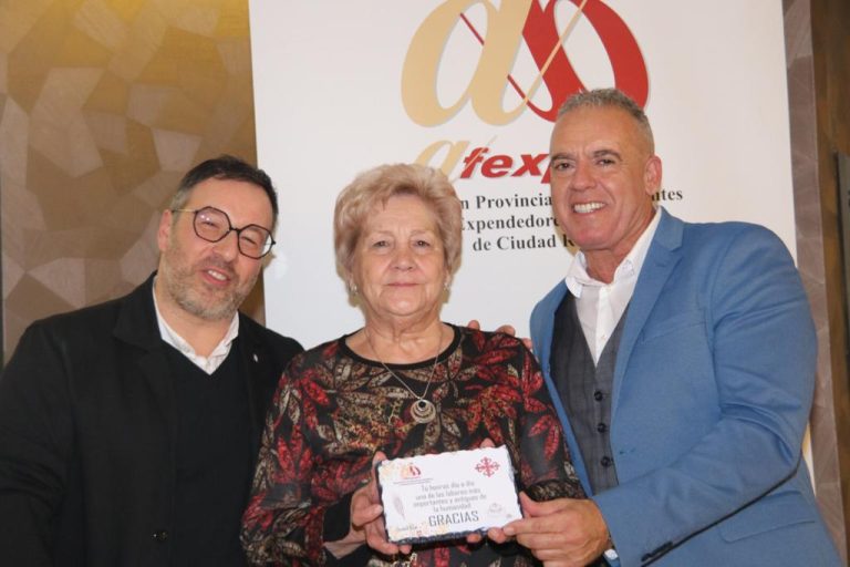 Afexppan premia la trayectoria y el trabajo diario de sus asociados en una comida de hermandad