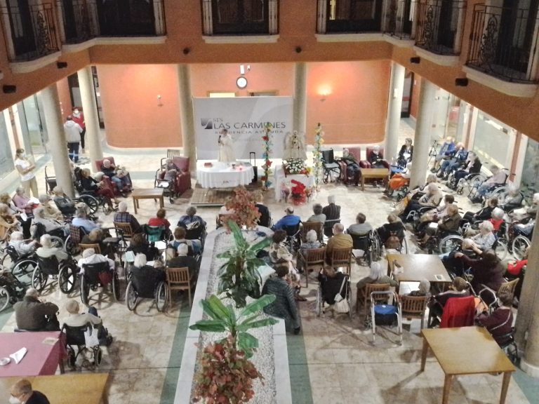 Ciudad Real: La Hermandad de la Virgen del Prado acerca a la «Peregrina» a los asistidos en residencias