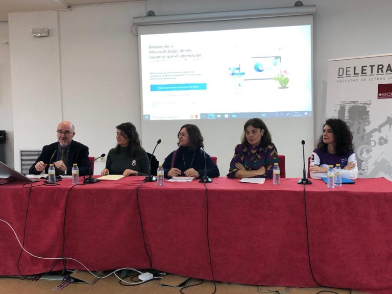 Las socialistas Pilar Zamora y Cristina López reivindican el Día contra la Violencia de Género ante los estudiantes de la UCLM