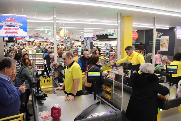 Abre el supermercado ‘Ahorramas’ en Manzanares
