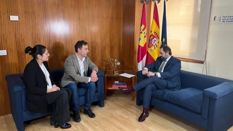 ANPE pide regular la compatibilidad de los docentes en una iniciativa presentada a PP, PSOE y Cs en las Cortes de C-LM