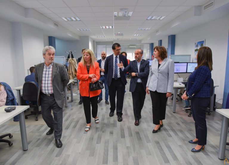 Junta, Diputación y Ayuntamiento conocen en Tomelloso una empresa de gestión médica integral de referencia a nivel nacional