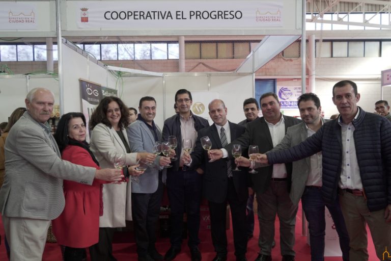 Caballero confirma la ayuda de la Diputación para techar el patio del Museo Etnográfico de Villarrubia de los Ojos y la mejora de la carretera que une el municipio con Daimiel