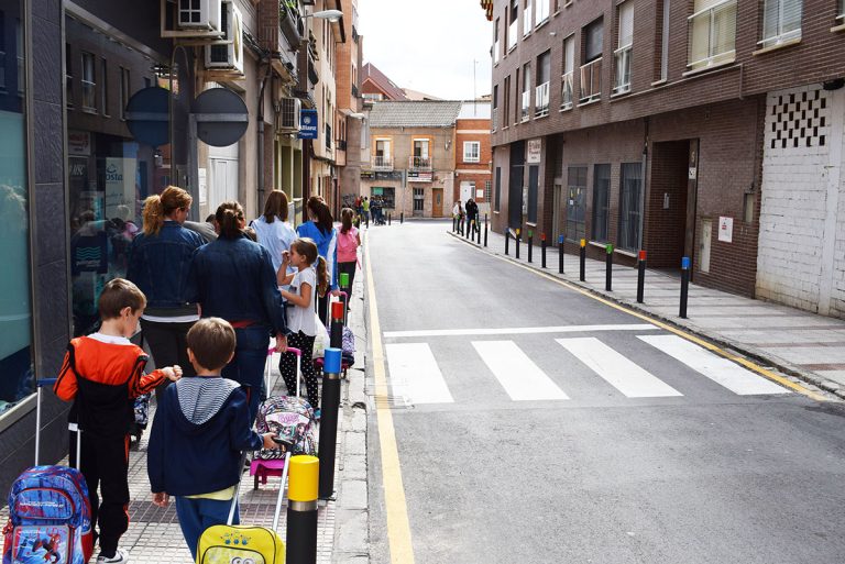 Puertollano: La Plaza Donantes de Sangre y el entorno del colegio Gonzalo de Berceo serán renovados con el Plan de Obras Municipal