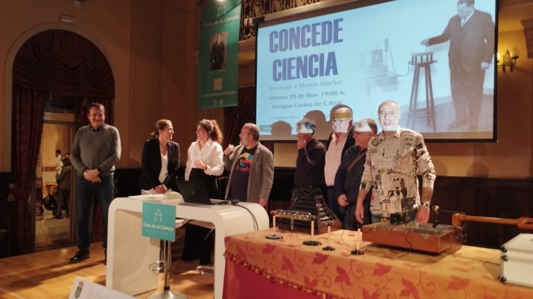 Homenaje a Mónico Sánchez en el Antiguo Casino