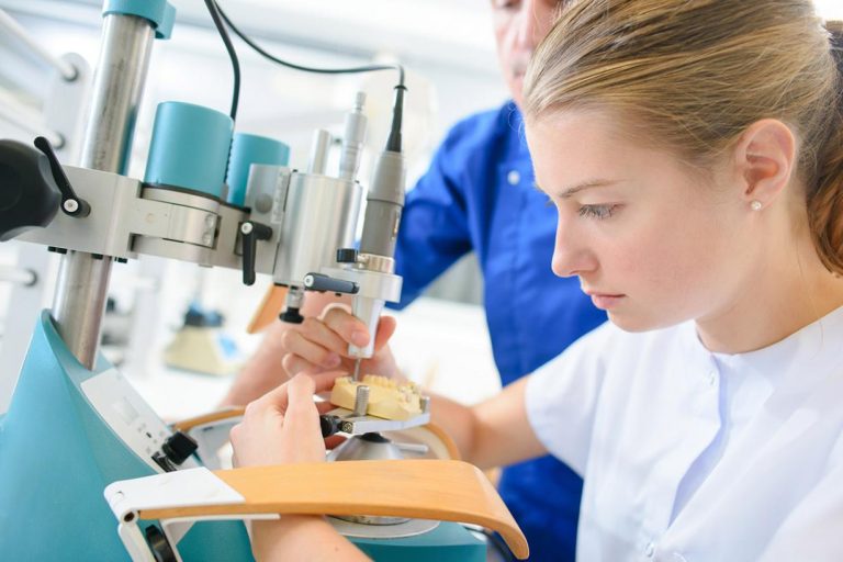 El Gobierno regional autoriza seis nuevos proyectos de FP Dual y renueva uno en centros educativos de Castilla-La Mancha