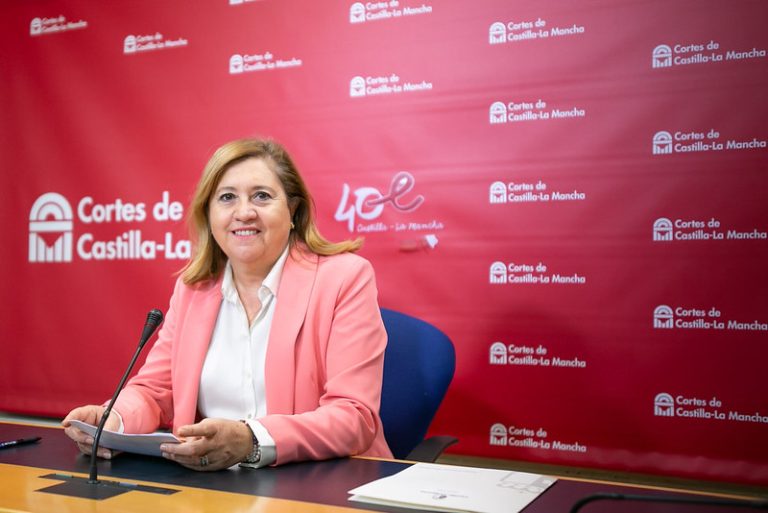 El Ejecutivo autonómico destinará por alumno más de 7.200 euros en 2023 y contará con un presupuesto en Educación que alcanzará casi el 5,5 por ciento del PIB regional 