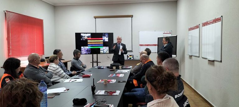 Integrantes de los grupos de emergencia del Complejo de Puertollano participan en el primer curso de gestión y coordinación a nivel estratégico