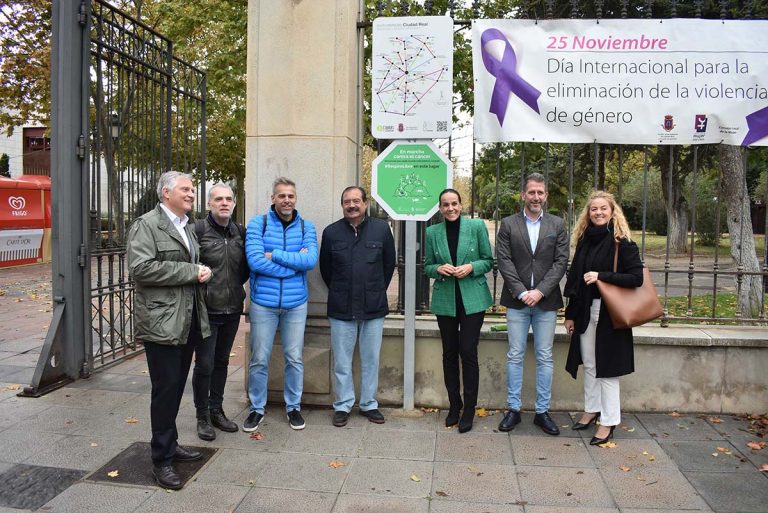 La Asociación Española Contra el Cáncer y el Ayuntamiento de Ciudad Real señalizan el Parque de Gasset como “Espacio sin humo”