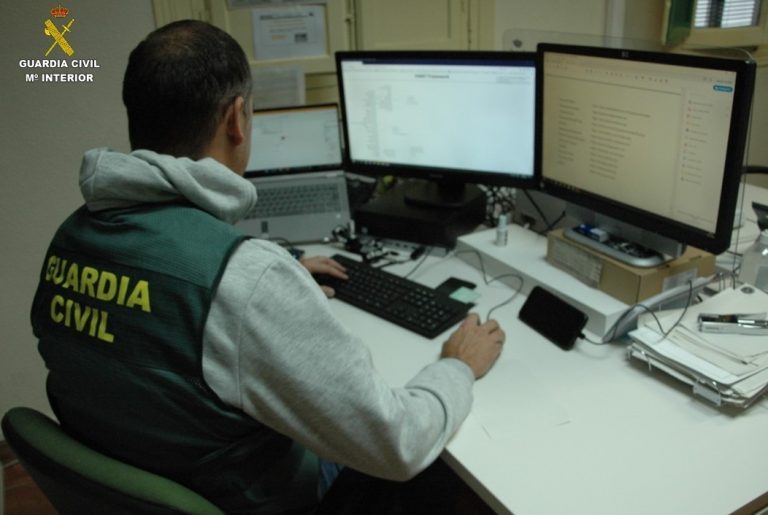 La Guardia Civil pone a disposición judicial a dos reincidentes en estafas a través de portales de compra tras denuncia en Hinojosas de Calatrava