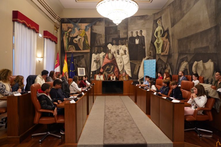 Petra Sánchez Bonales preside el II Foro de Juventud e Infancia de la provincia