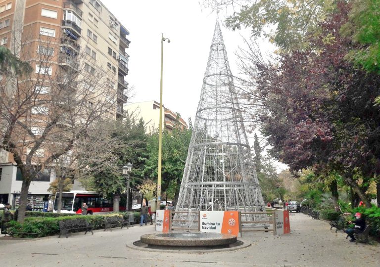 Puertollano: Una imagen 3D de un globo aerostático de siete metros y una estrella gigante, novedades de la iluminación navideña