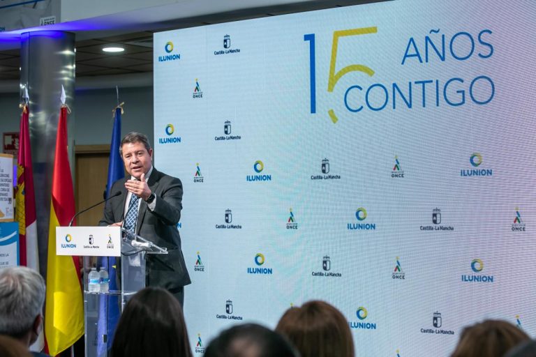 El presidente autonómico garantiza el blindaje de las políticas sociales como “prioridad a sostener” ante cualquier crisis