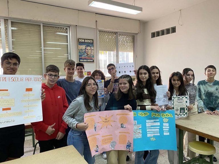 Los alumnos del Colegio Salesiano de Puertollano estudian cómo conseguir un centro más accesible
