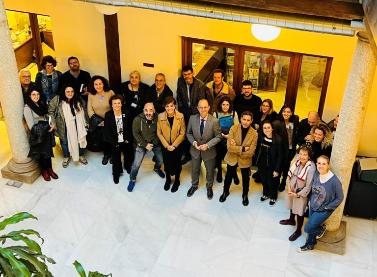 El Gobierno regional ha incrementado en cerca de 33 millones de euros la inversión para la formación continuada de los profesionales del SESCAM