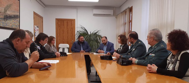 La subdelegada del Gobierno y el alcalde de Argamasilla de Calatrava firman el protocolo del Sistema VioGén