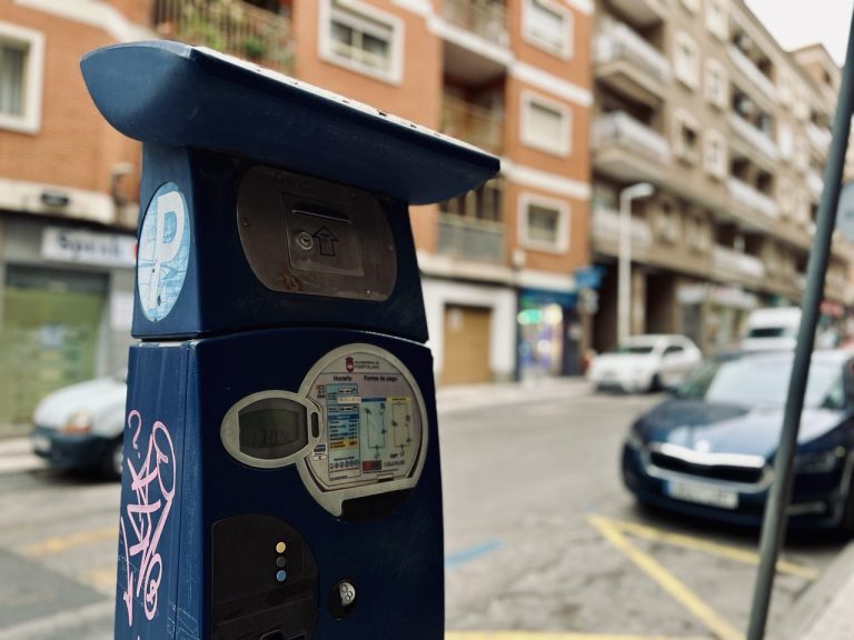 El curioso caso de la mujer de Puertollano con cientos de denuncias de zona azul pero presuntamente inocente