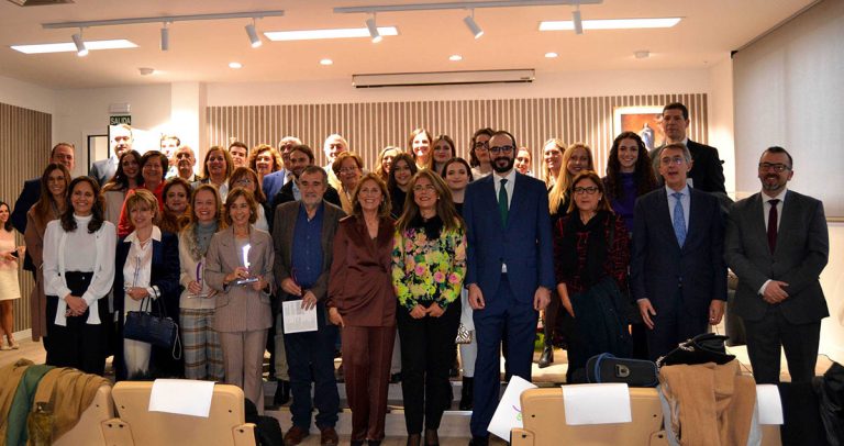 Francisco Izquierdo insiste en la necesidad de convertir al Farmacéutico en «vigía de la salud pública»