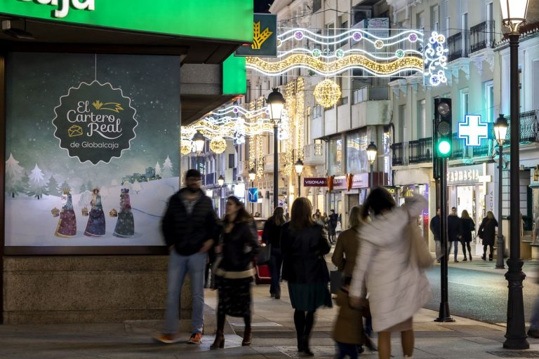 Globalcaja acerca la magia de los Reyes Magos a la población infantil de Albacete con la llegada del Cartero Real para recoger sus cartas