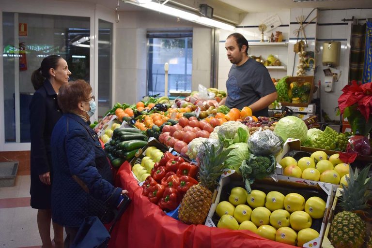 La alcaldesa de Ciudad Real anima al consumo de productos locales y de cercanía