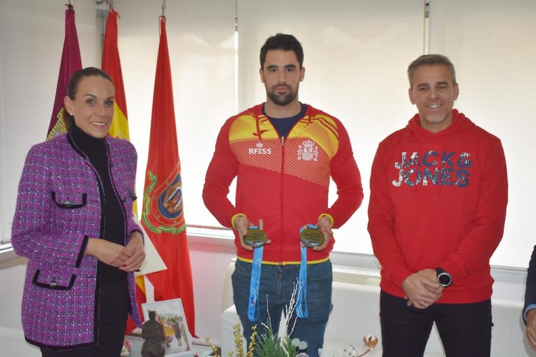 El Ayuntamiento de Ciudad Real felicita a Pau Beltrán, uno de los mejores nadadores del mundo de salvamento y socorrismo