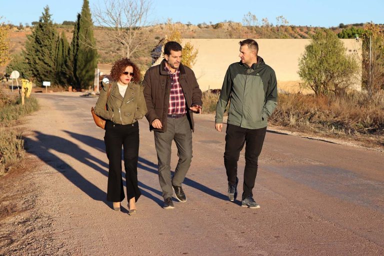 El PSOE, satisfecho tras el inicio de las obras de la carretera que une Villanueva de la Fuente con Montiel