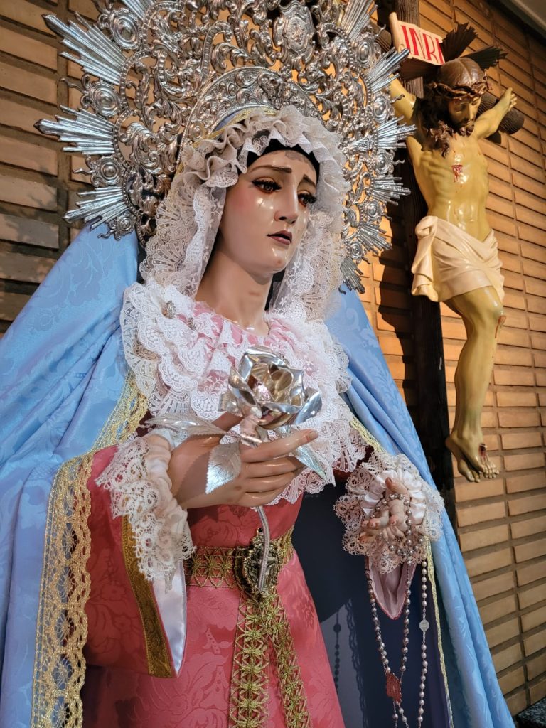 Ciudad Real: La Virgen de la Estrella de la Hermandad del Cristo de la Caridad estrena saya y manto