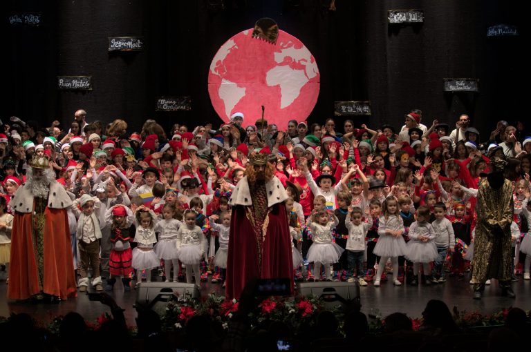 Puertollano: Los alumnos de Inmaculada Enpetrol despiden el año con un espectacular festival navideño