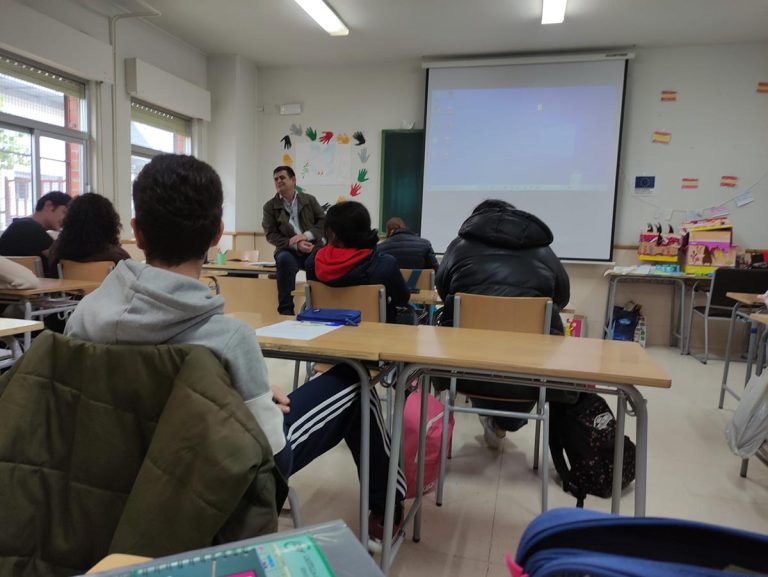 AJYPE Ciudad Real imparte una charla informativa a los alumnos del IES Atenea de Ciudad Real
