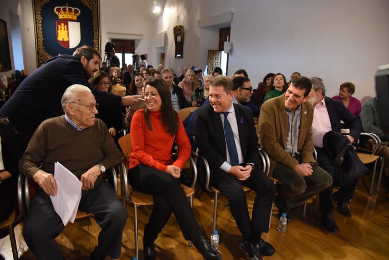 El Gobierno regional presenta una nueva edición de la campaña ‘Navidad en Compañía. Ningún Mayor Solo’ contra la soledad no deseada de los mayores