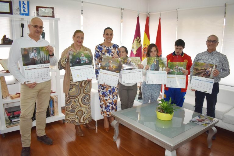 La Asociación Down Ciudad Real Caminar presenta su calendario solidario 2023