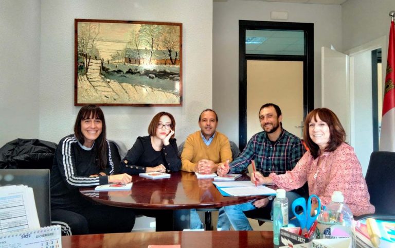 Los delegados de UGT del centro educativo de menores “La Cañada” de Fernán Caballero trasladan a la Junta propuestas para mejorar su funcionamiento