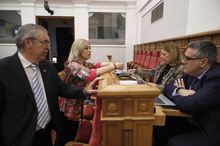 Las Cortes regionales retoman el consenso sobre violencia de género al aprobar por unanimidad la resolución al informe de la ley en 2021