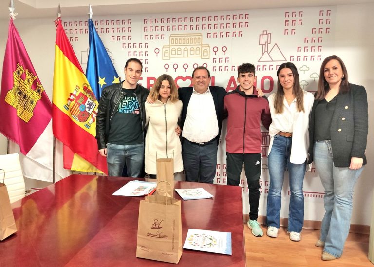 Puertollano: Adolfo Muñiz recibe a los deportistas locales premiados en la XXVI Gala del Deporte
