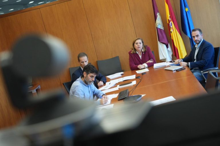 El Gobierno regional convoca ayudas, por 1,7 millones de euros, para la contratación de personal investigador en formación en centros públicos y empresas