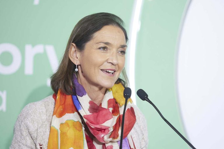 El Gobierno dará hasta 150.000 euros a las pymes que inicien la semana laboral de cuatro días